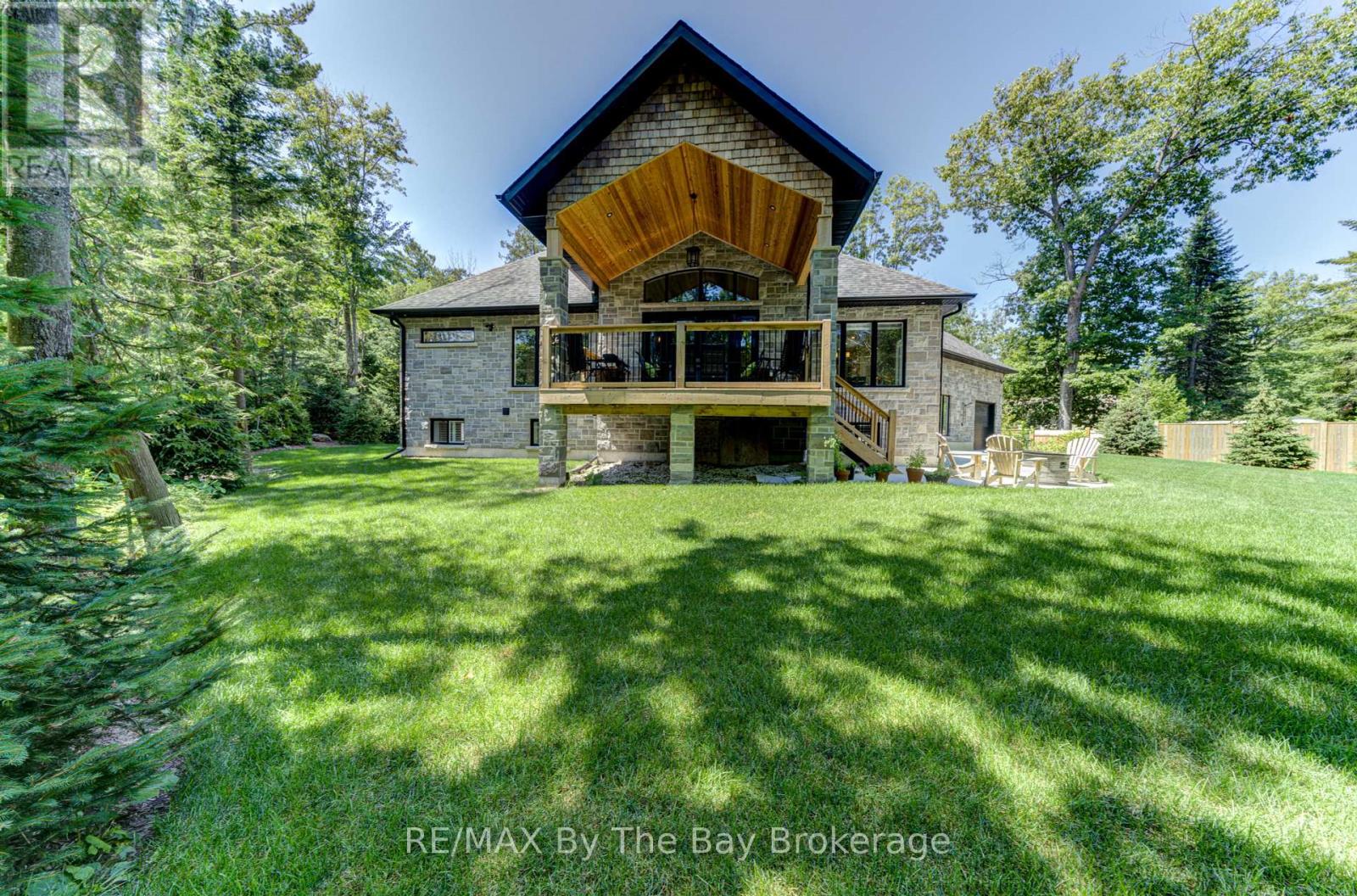 Photo 9 of 833 Eastdale Drive, Wasaga Beach ON