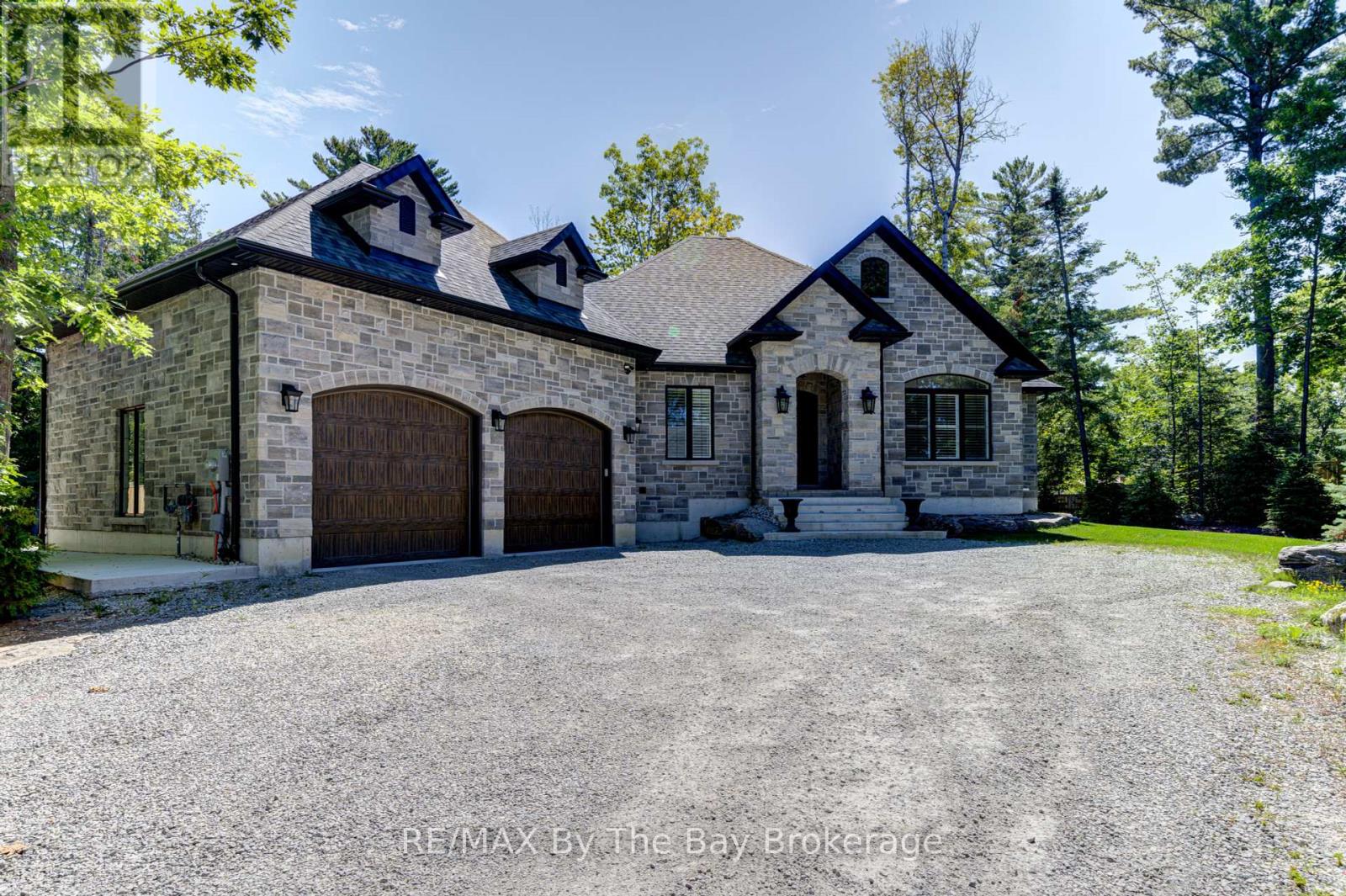 Photo 35 of 833 Eastdale Drive, Wasaga Beach ON