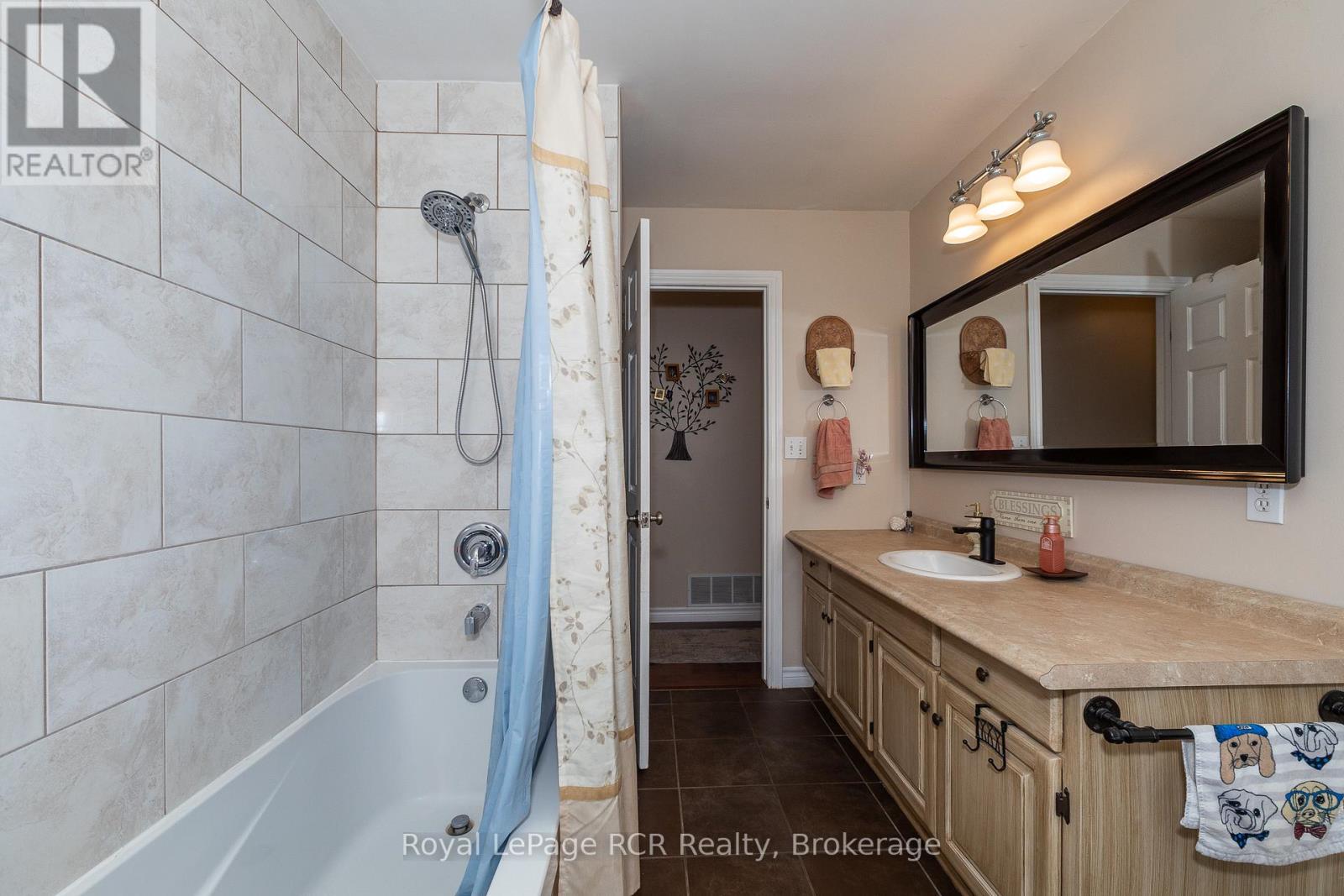 Photo 4 of 113 Glenwood Place, West Grey ON