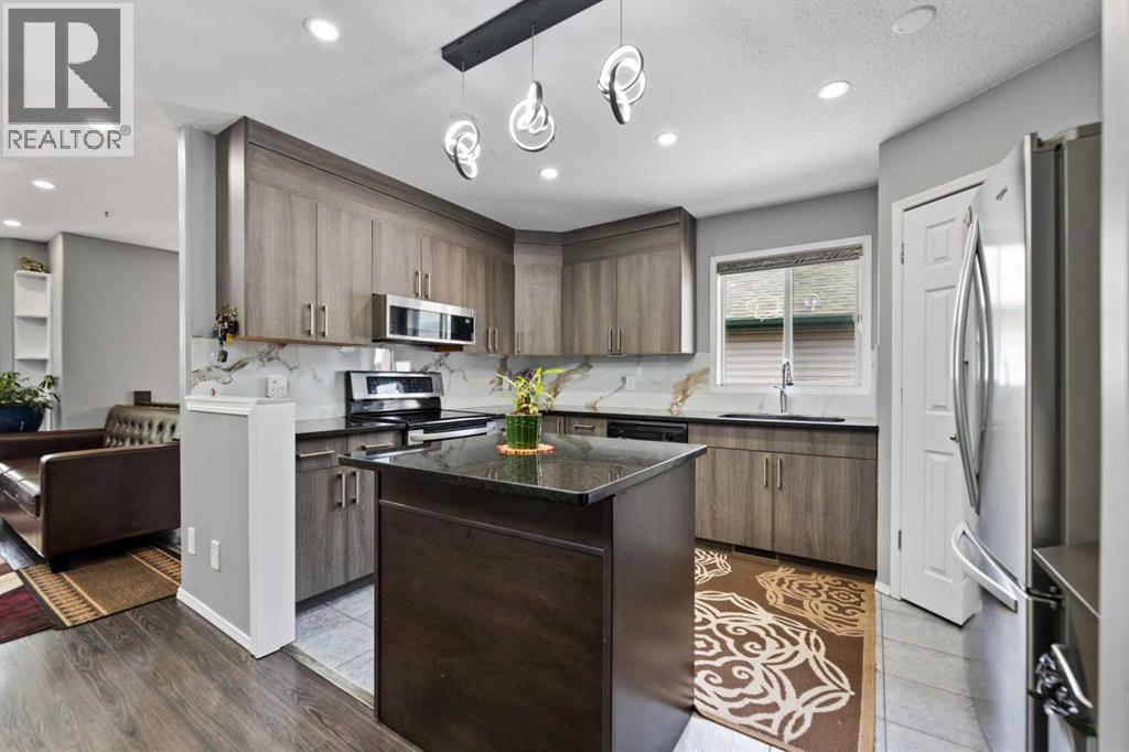 Photo 18 of 265 Martinglen Way Ne, Calgary AB