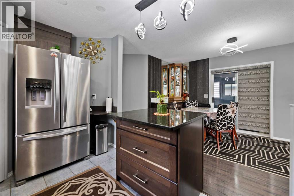 Photo 20 of 265 Martinglen Way Ne, Calgary AB