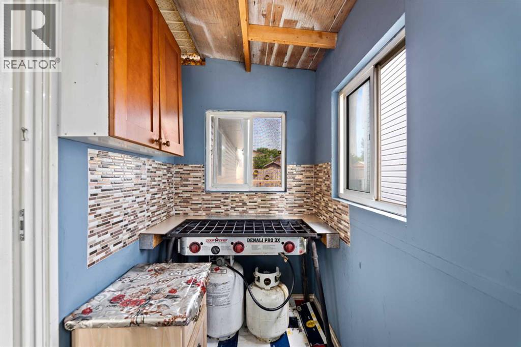 Photo 15 of 265 Martinglen Way Ne, Calgary AB