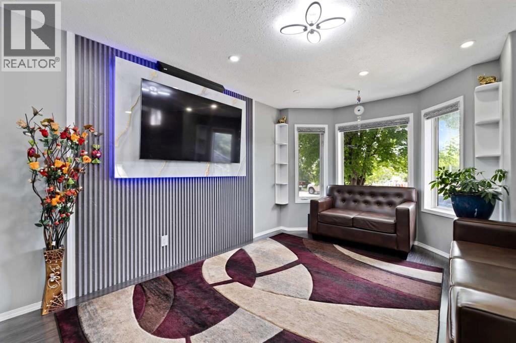 Photo 21 of 265 Martinglen Way Ne, Calgary AB
