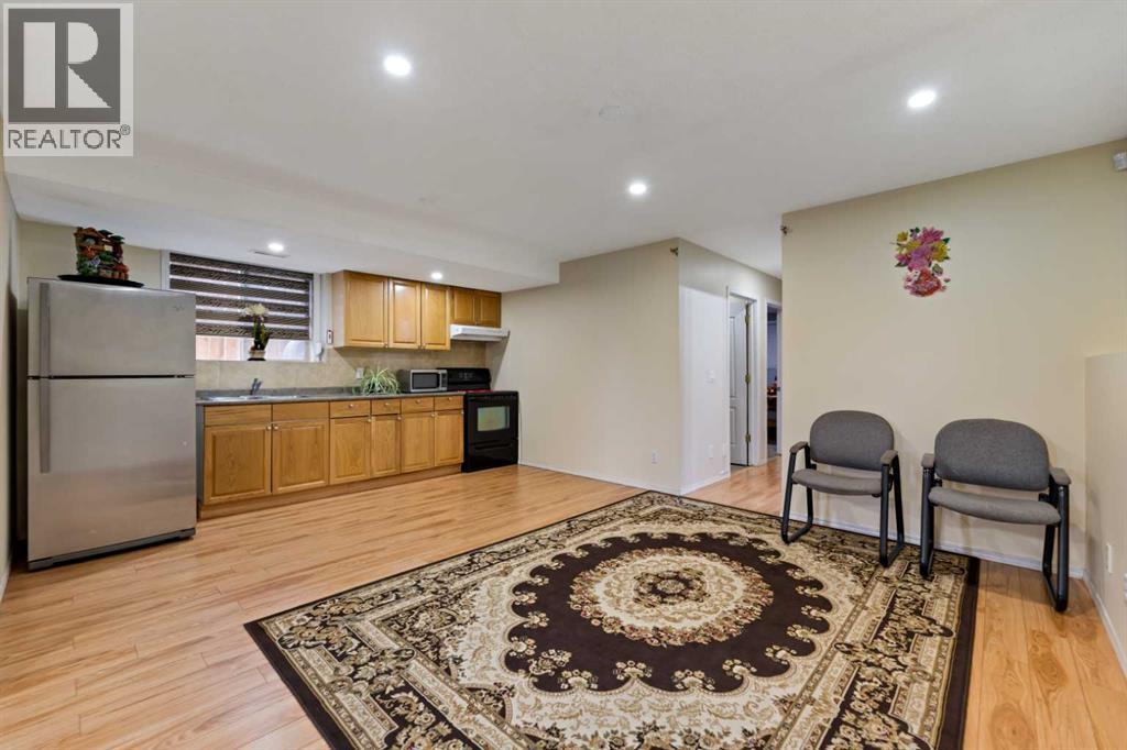 Photo 11 of 265 Martinglen Way Ne, Calgary AB