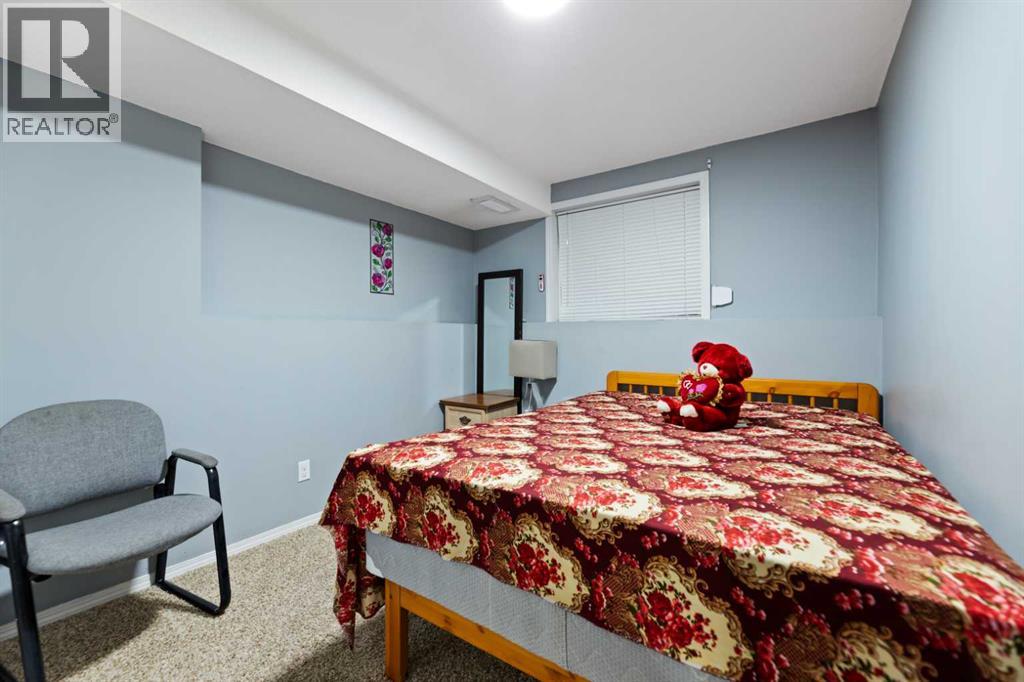 Photo 10 of 265 Martinglen Way Ne, Calgary AB