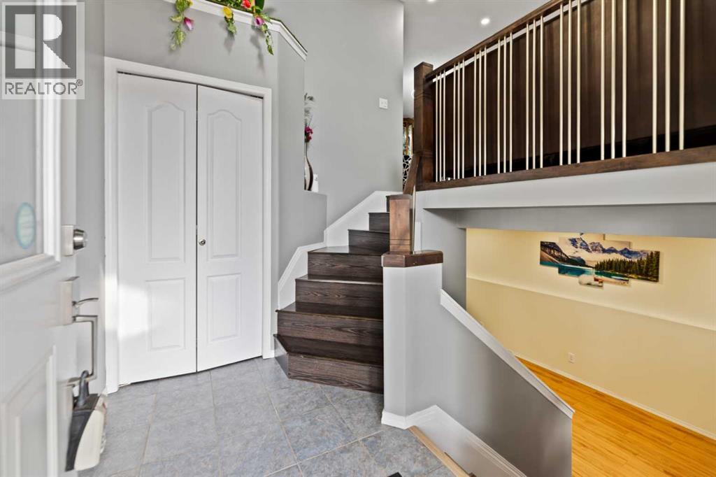 Photo 17 of 265 Martinglen Way Ne, Calgary AB