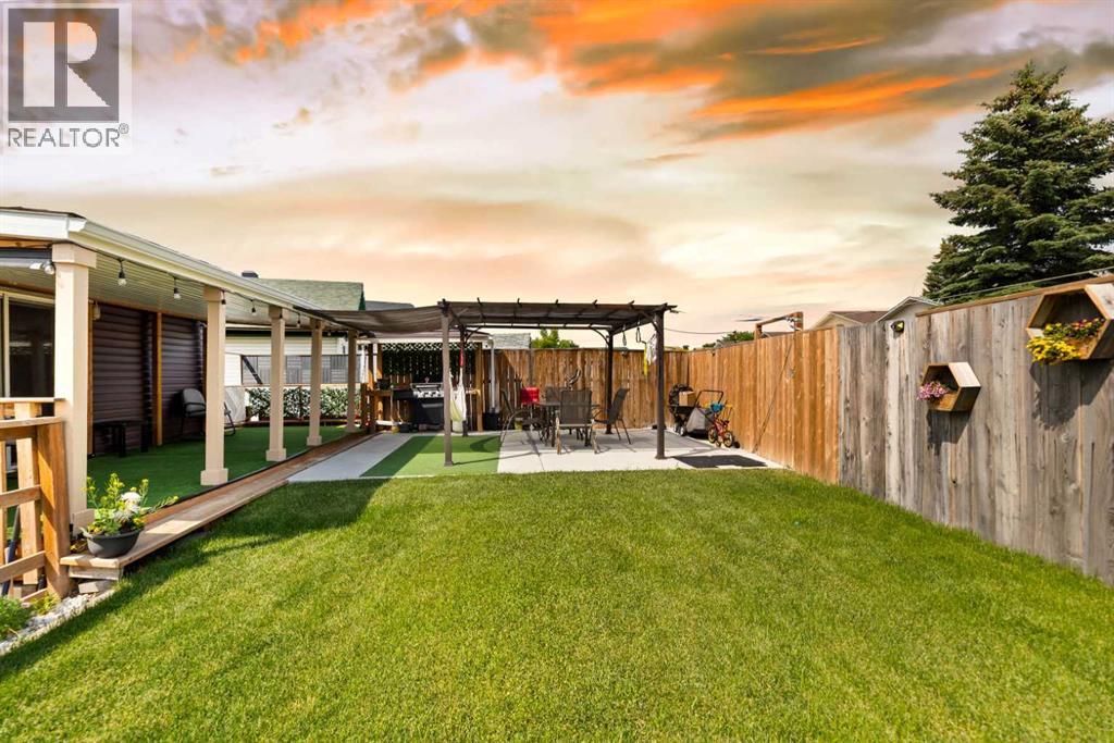 Photo 28 of 265 Martinglen Way Ne, Calgary AB