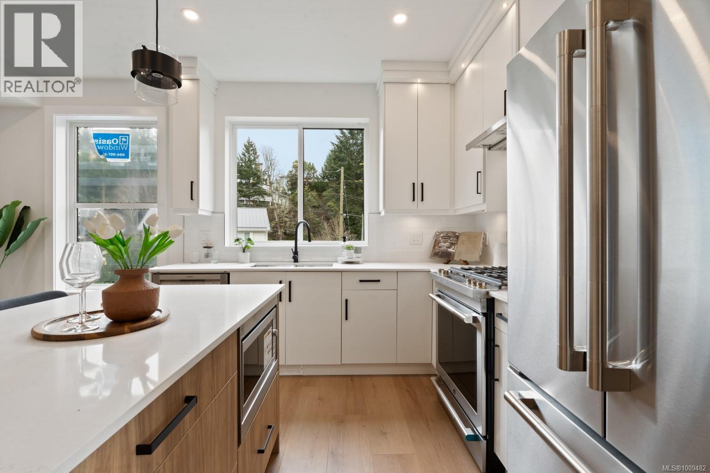 557 Belford Pl - 5