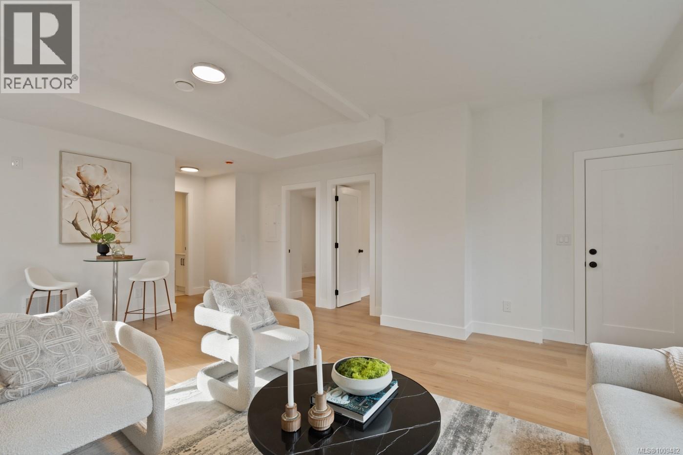 557 Belford Pl - 17