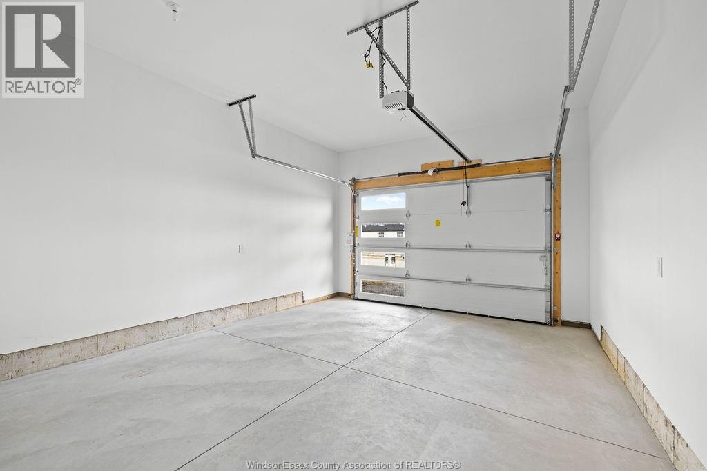 Photo 20 of 8024 Meo Boulevard, Lasalle ON