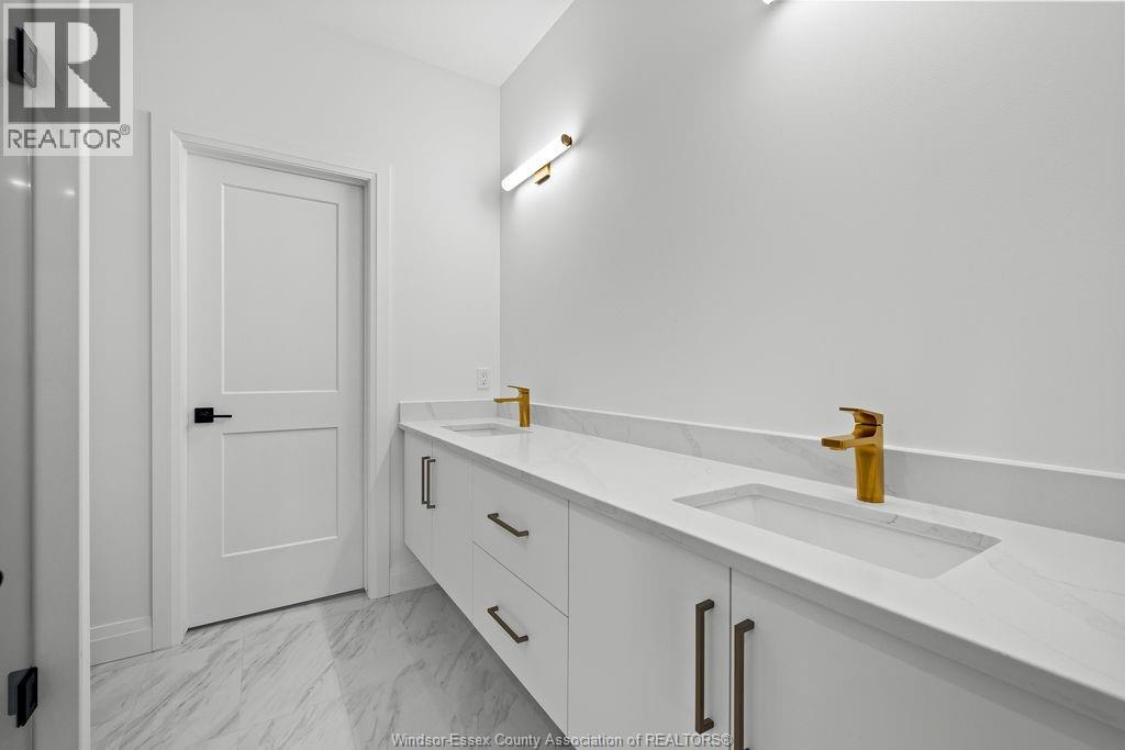 Photo 15 of 8024 Meo Boulevard, Lasalle ON