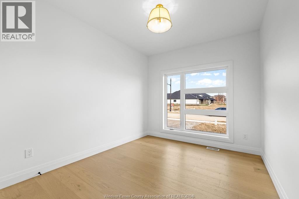 Photo 2 of 8024 Meo Boulevard, Lasalle ON