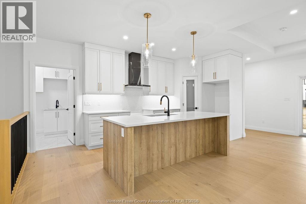 Photo 16 of 8024 Meo Boulevard, Lasalle ON