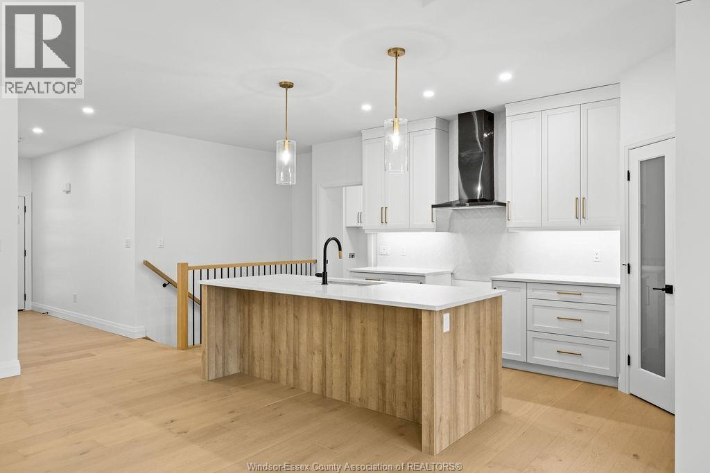 Photo 7 of 8024 Meo Boulevard, Lasalle ON