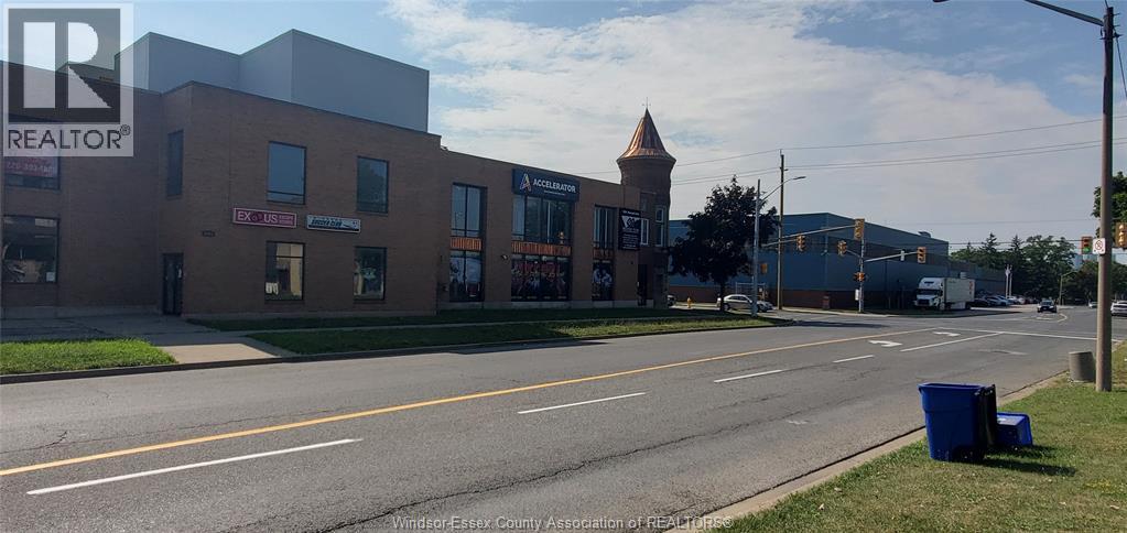 Photo 7 of 1514 Howard Avenue, Windsor ON
