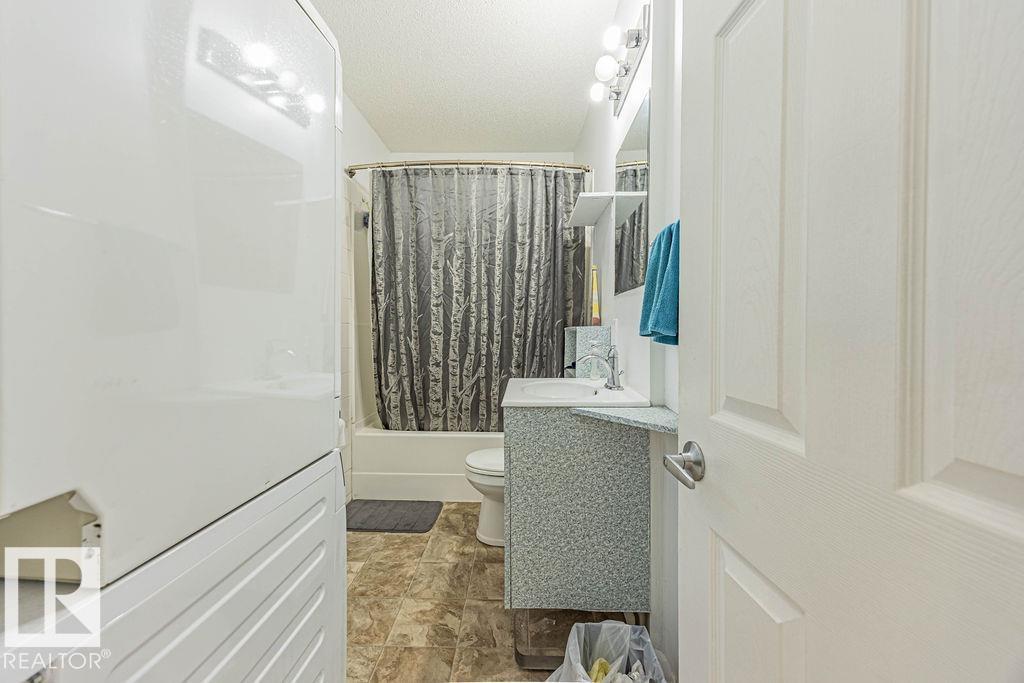 Photo 13 of 11606 67 St Nw, Edmonton AB