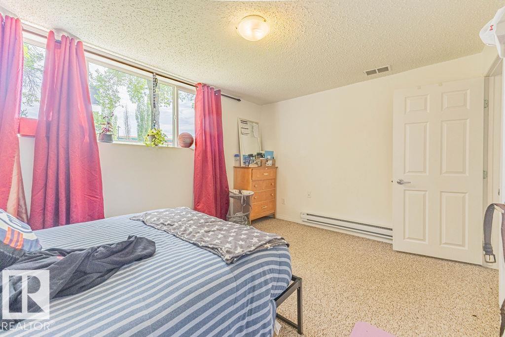 Photo 23 of 11606 67 St Nw, Edmonton AB
