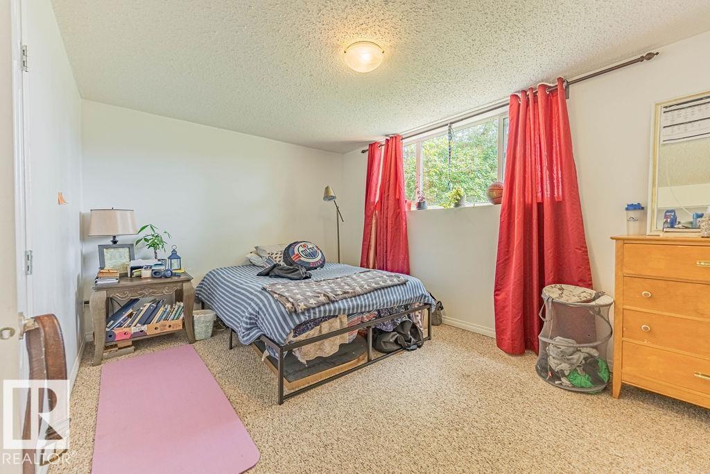 Photo 24 of 11606 67 St Nw, Edmonton AB