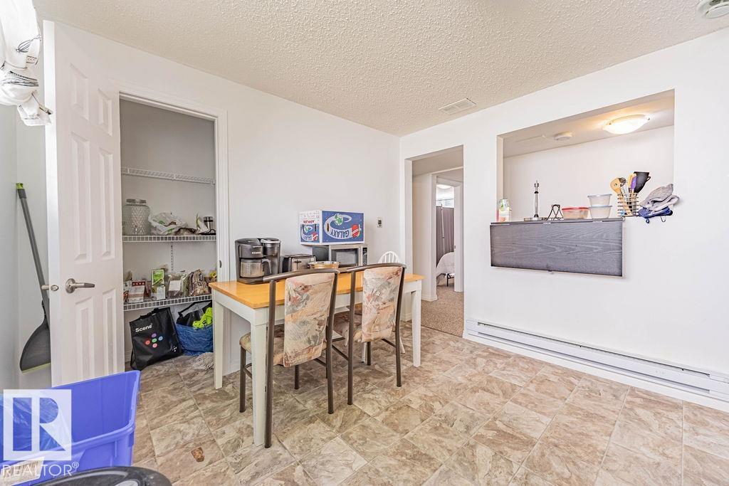 Photo 25 of 11606 67 St Nw, Edmonton AB