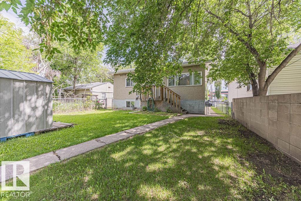 Photo 30 of 11606 67 St Nw, Edmonton AB