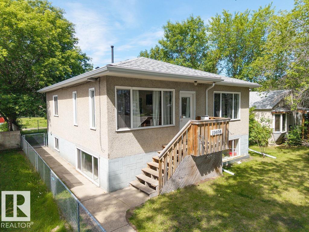 Photo 33 of 11606 67 St Nw, Edmonton AB