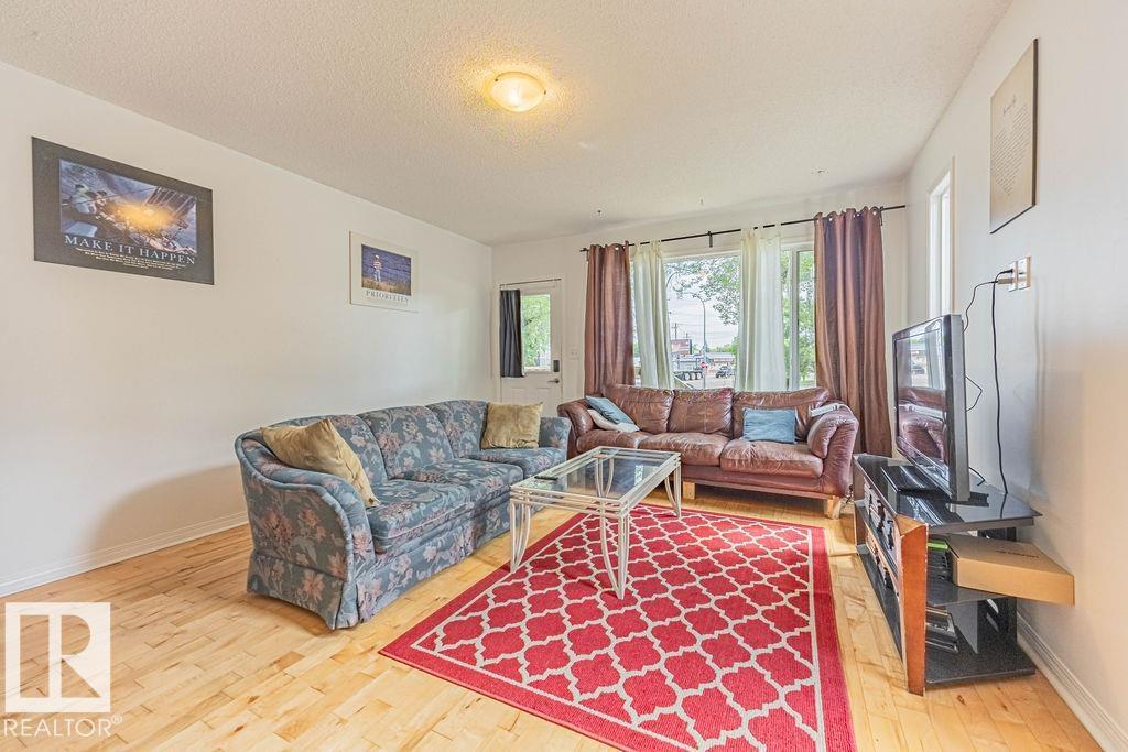 Photo 6 of 11606 67 St Nw, Edmonton AB