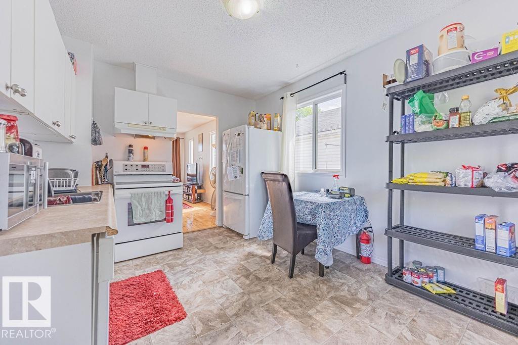 Photo 9 of 11606 67 St Nw, Edmonton AB