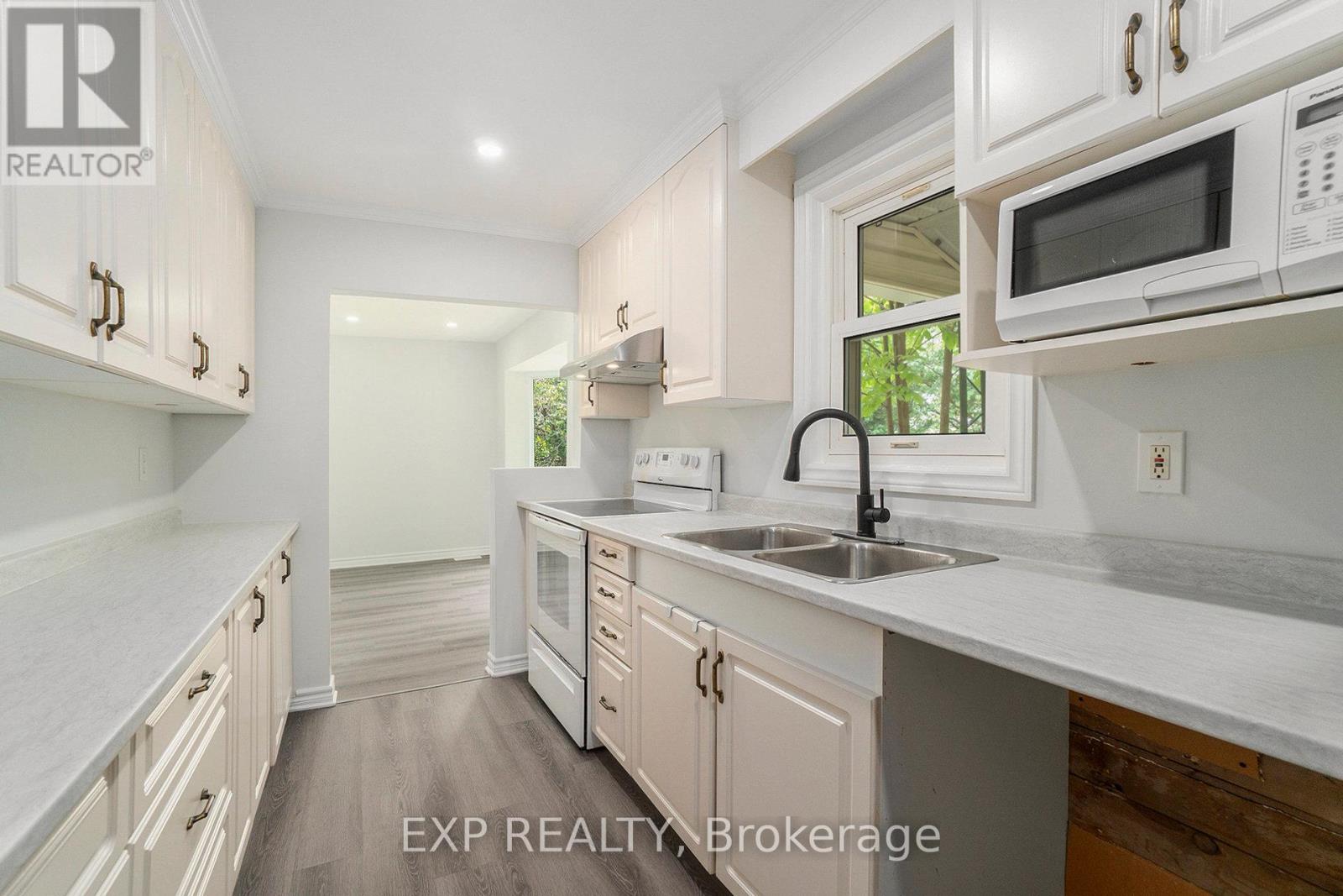 Photo 14 of 3854 Prince Of Wales Drive, Ottawa ON