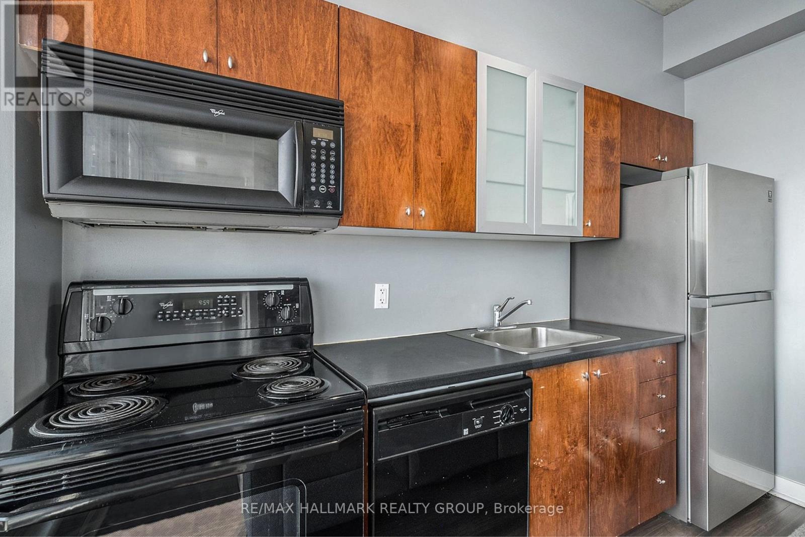 Photo 3 of 805 383 Cumberland Street, Ottawa ON
