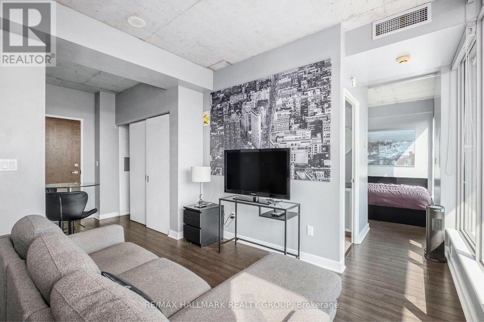 Photo 2 of 805 383 Cumberland Street, Ottawa ON