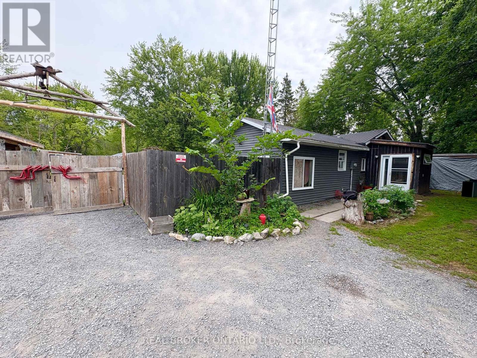 Photo 3 of 2401 Totem Ranch Road, North Grenville ON
