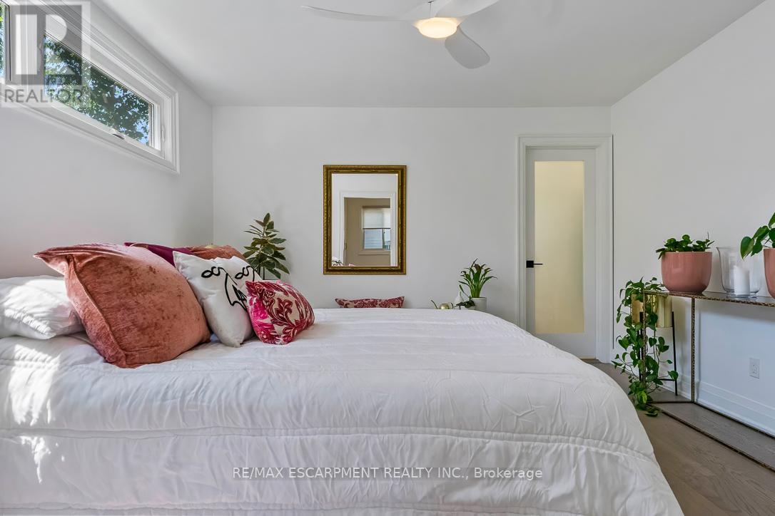Photo 20 of 1487 Chriseden Drive, Mississauga ON