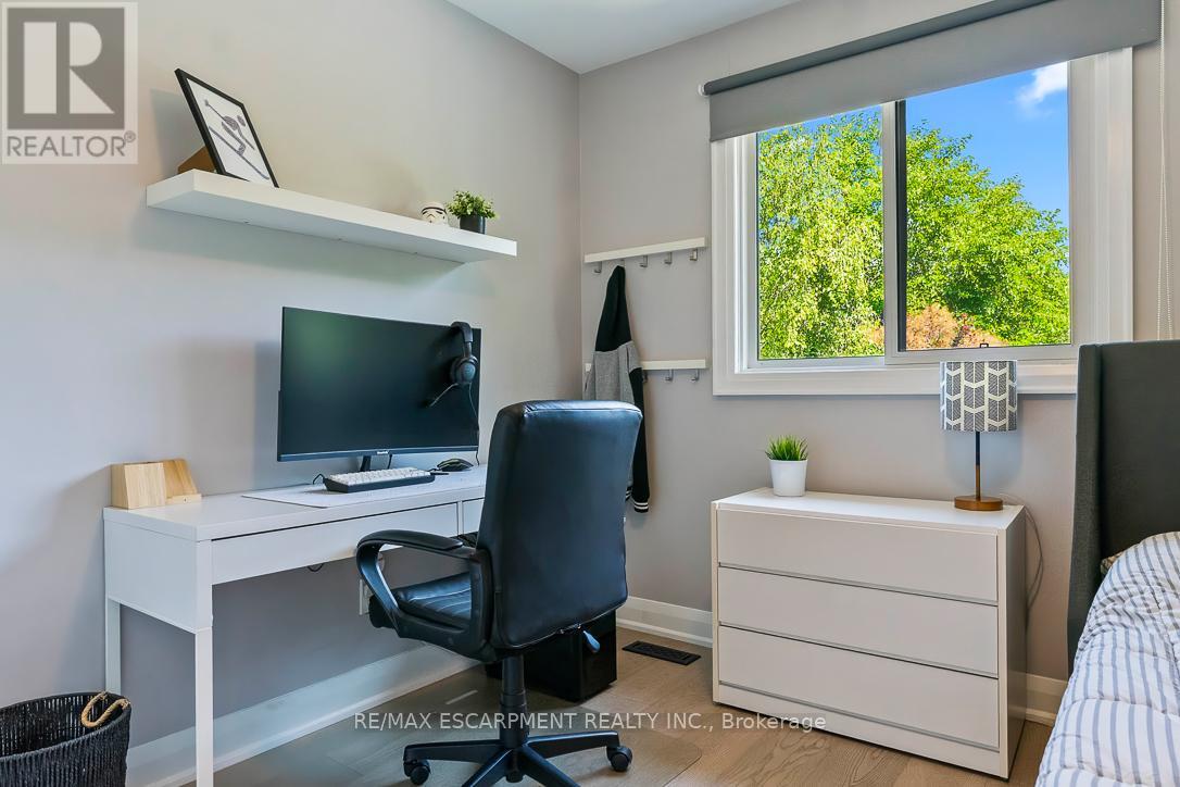 Photo 28 of 1487 Chriseden Drive, Mississauga ON