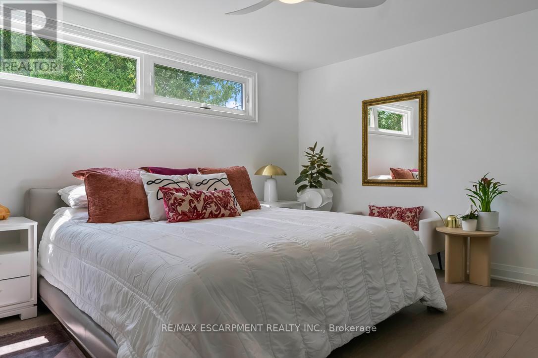 Photo 19 of 1487 Chriseden Drive, Mississauga ON