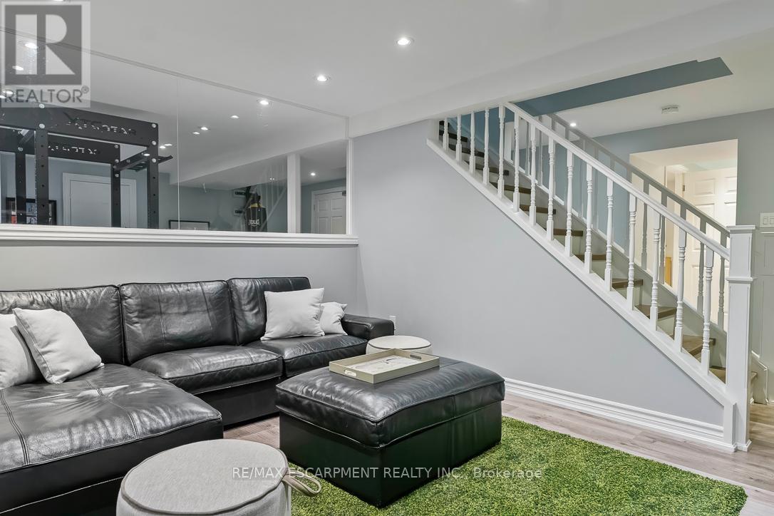 Photo 31 of 1487 Chriseden Drive, Mississauga ON