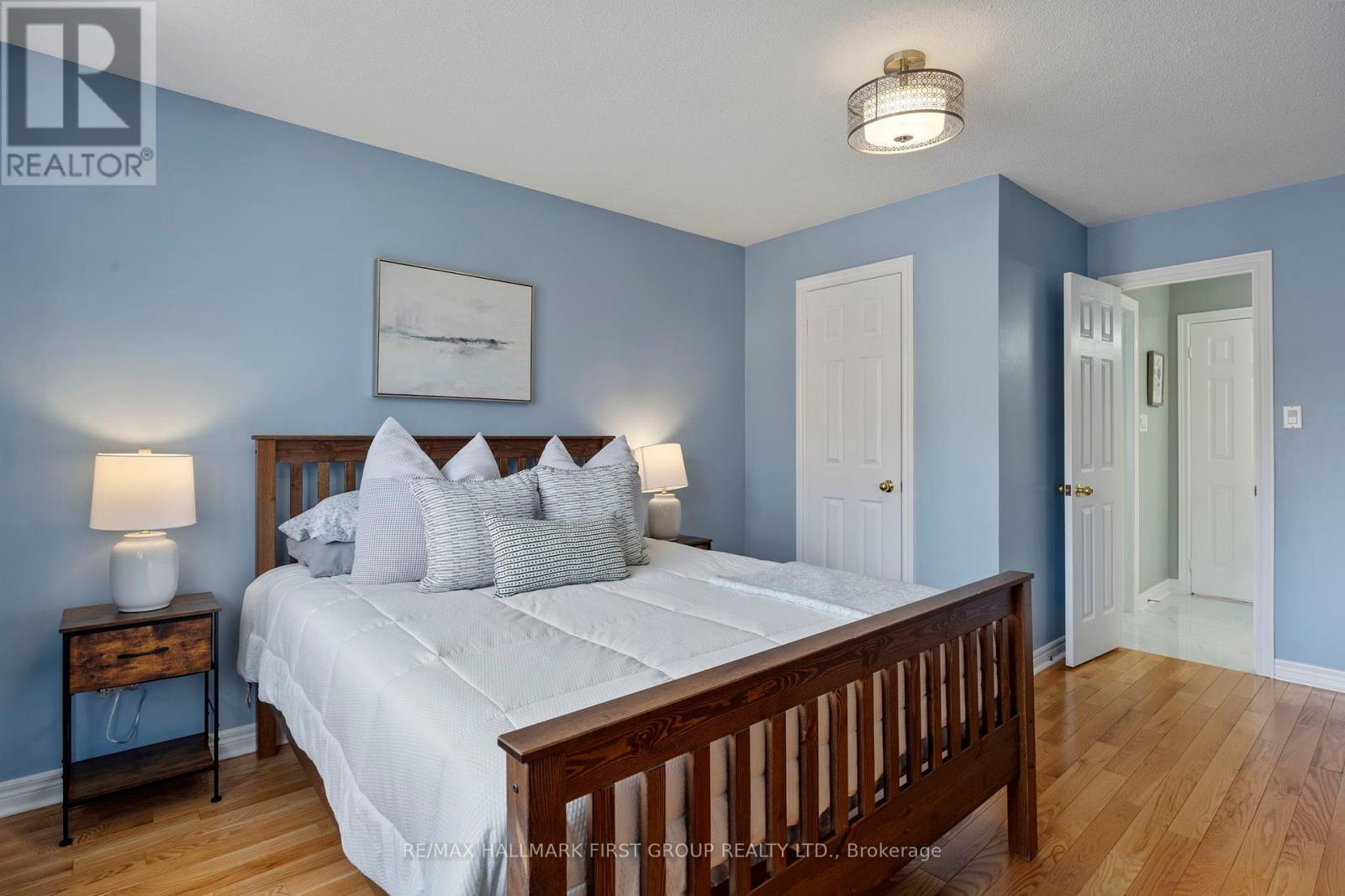 Photo 34 of 19 Ballgrove Crescent, Ajax ON