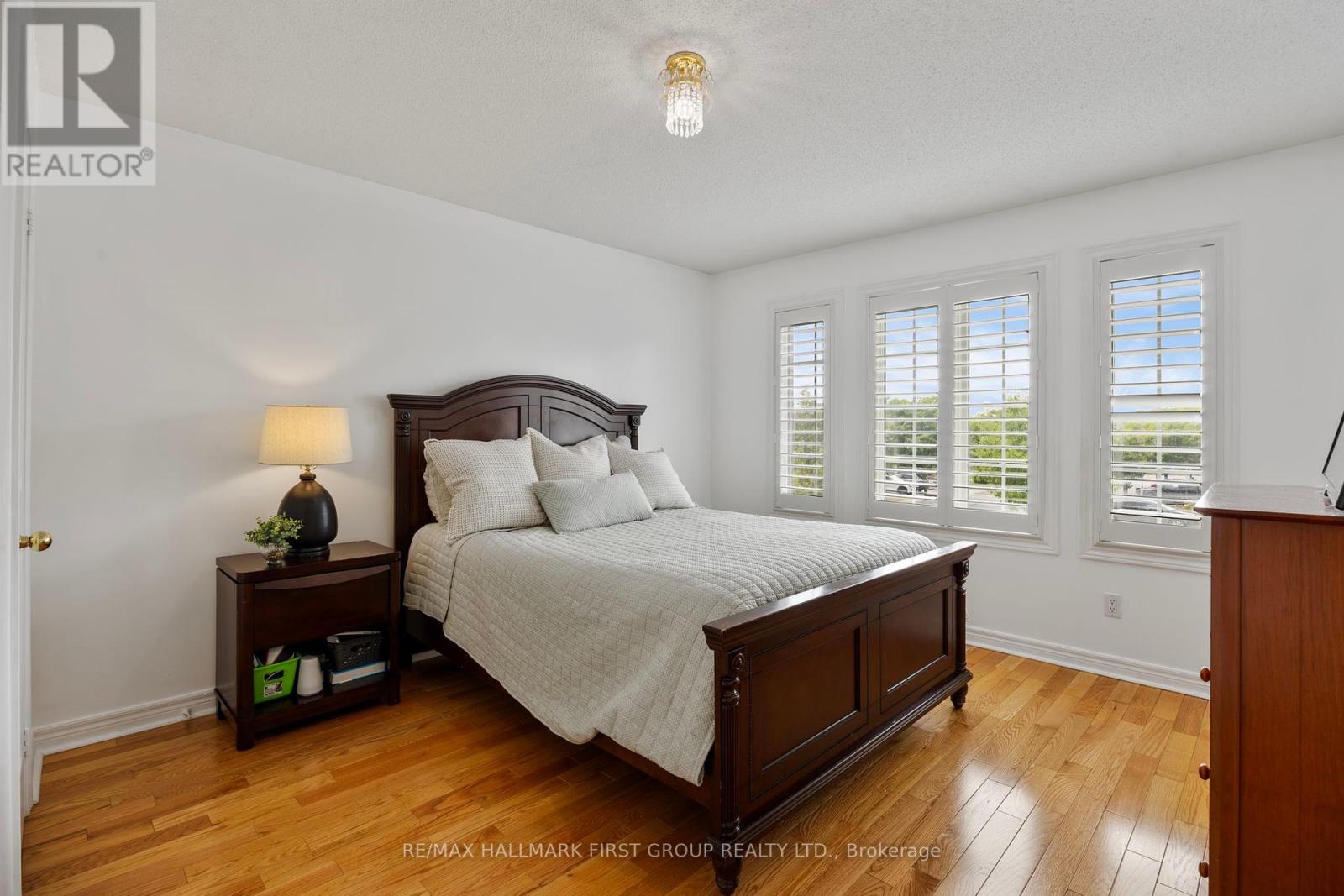 Photo 35 of 19 Ballgrove Crescent, Ajax ON