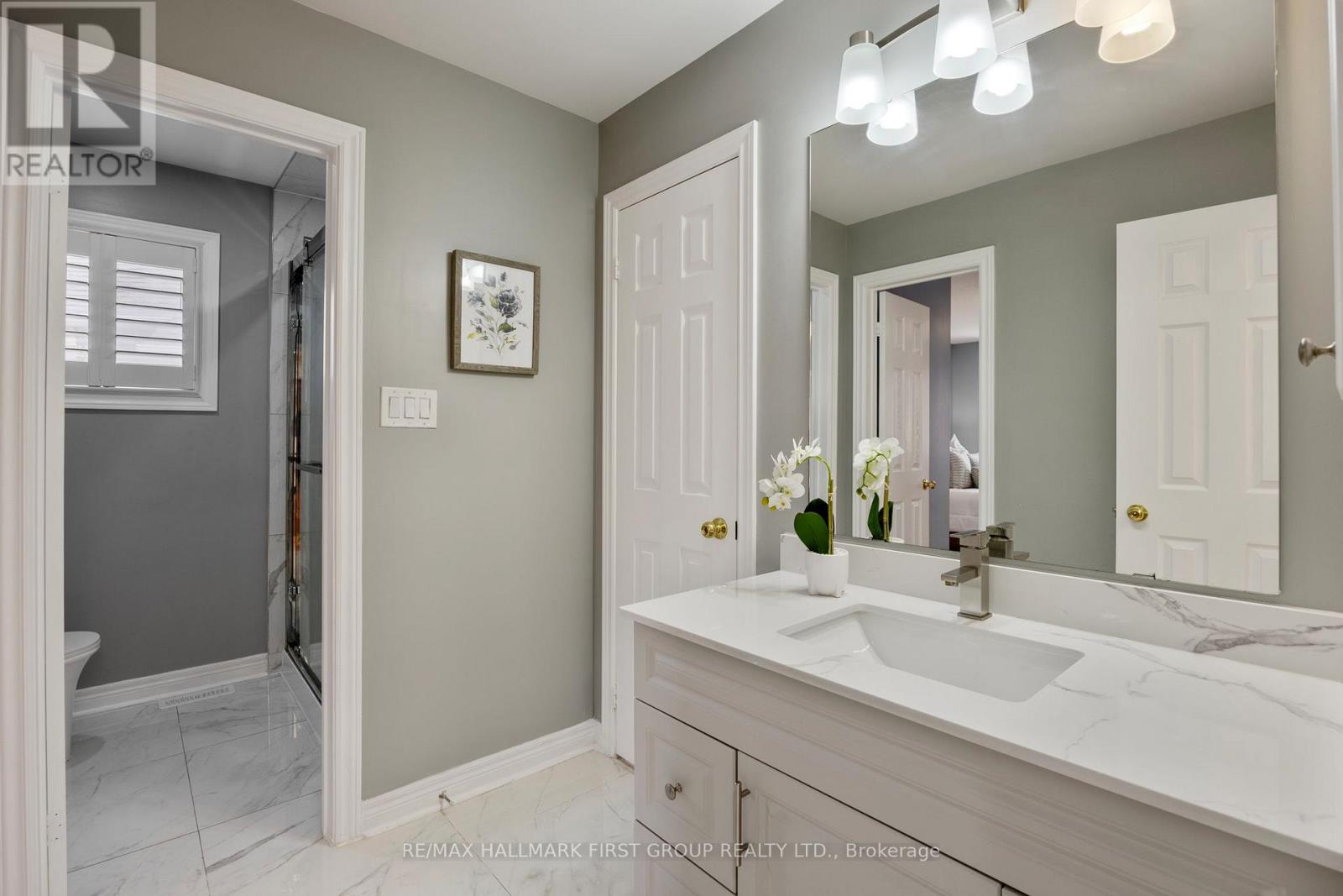 Photo 37 of 19 Ballgrove Crescent, Ajax ON