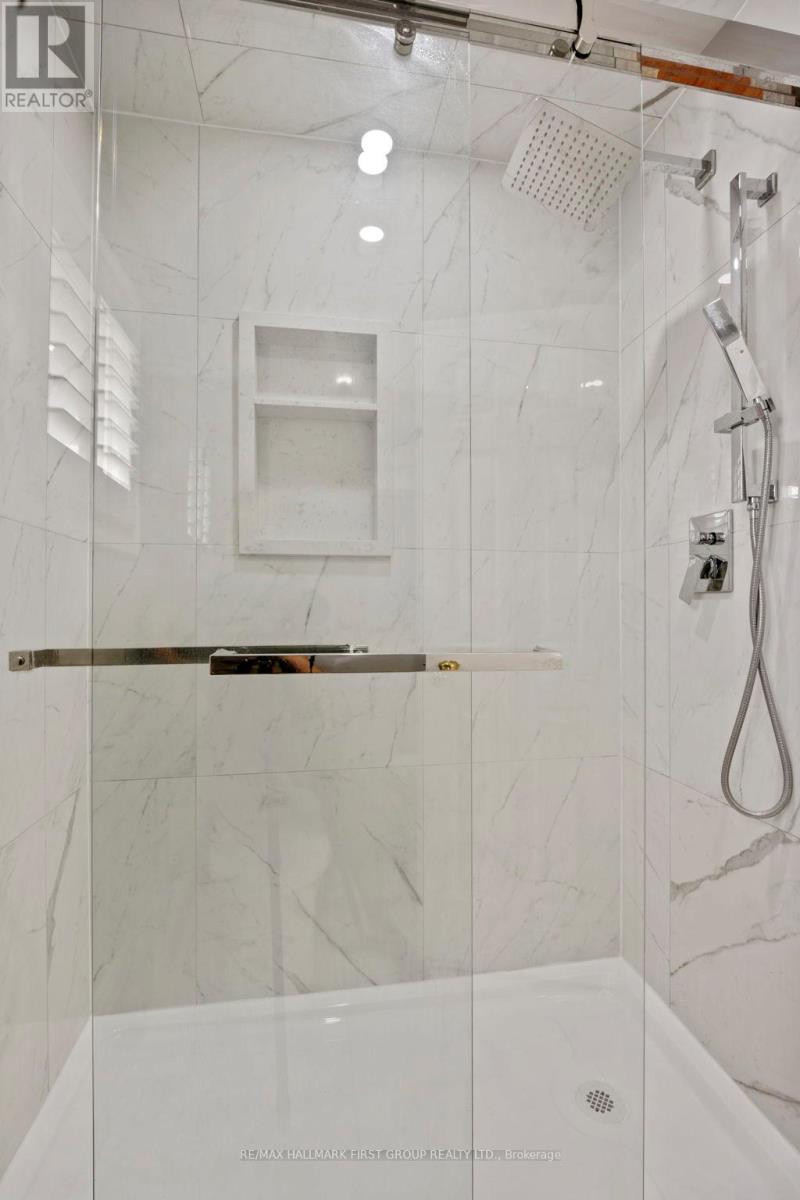 Photo 38 of 19 Ballgrove Crescent, Ajax ON