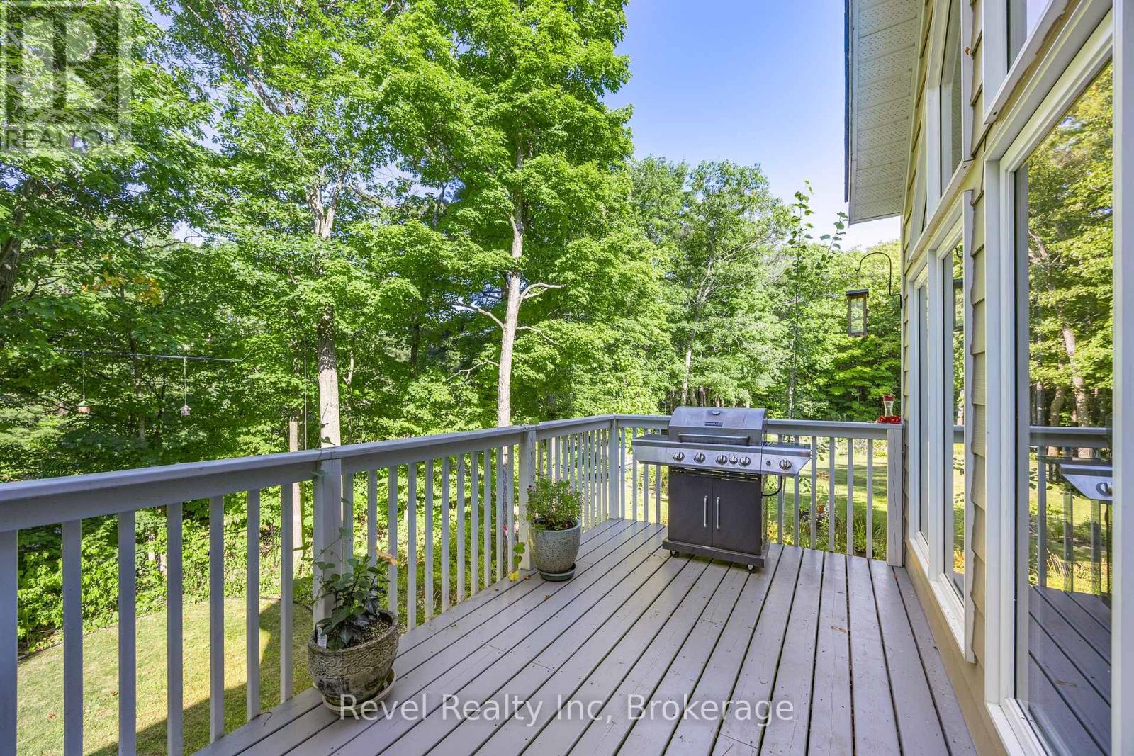 Photo 11 of 10 Musquake Court, Tiny ON
