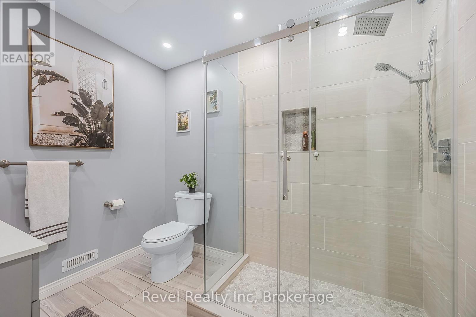Photo 32 of 10 Musquake Court, Tiny ON