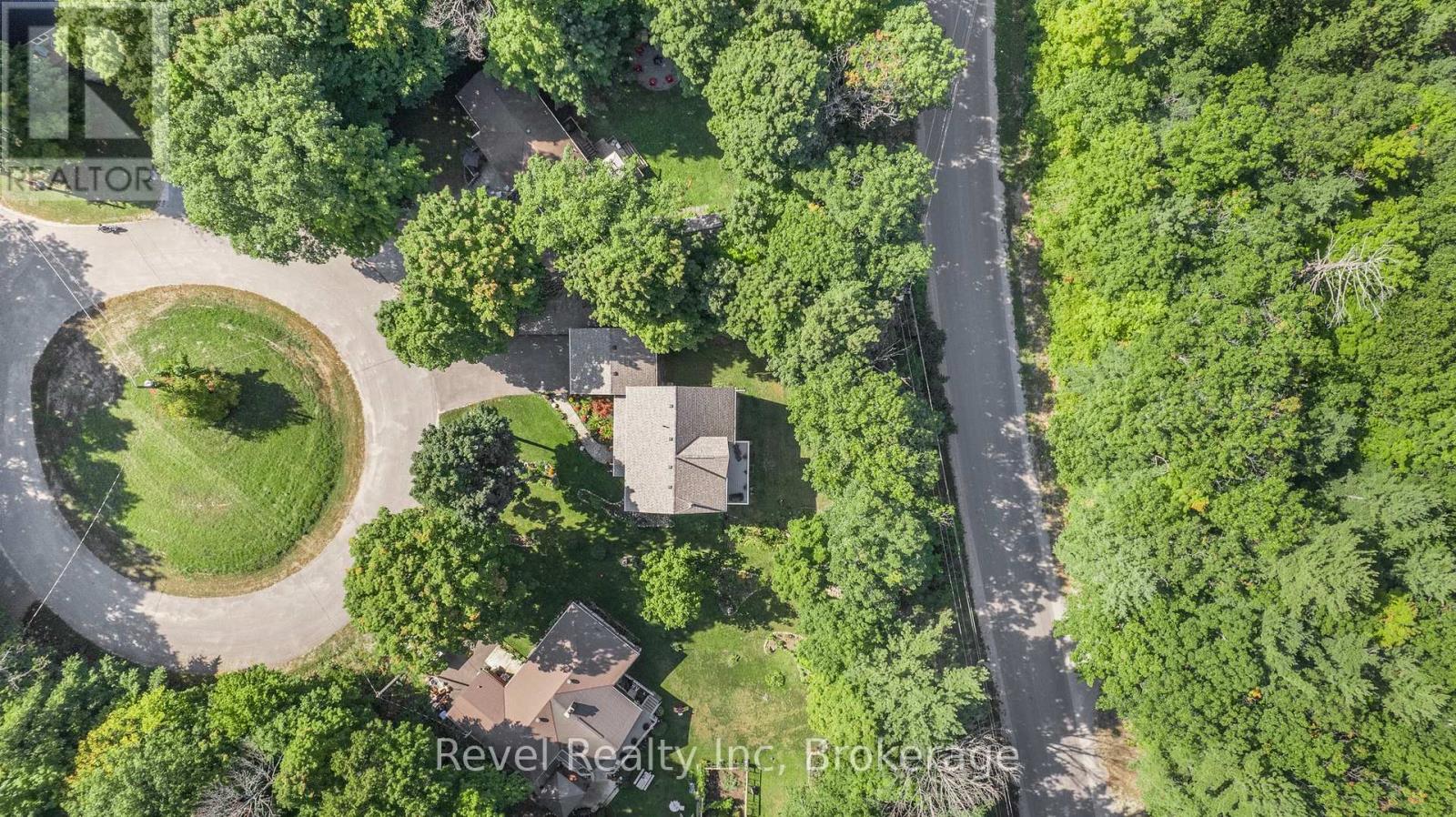 Photo 42 of 10 Musquake Court, Tiny ON