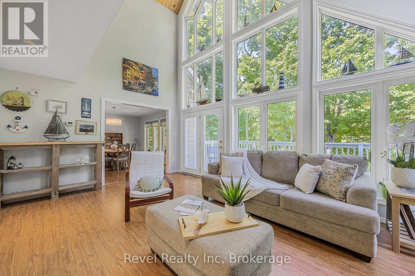 Photo 9 of 10 Musquake Court, Tiny ON
