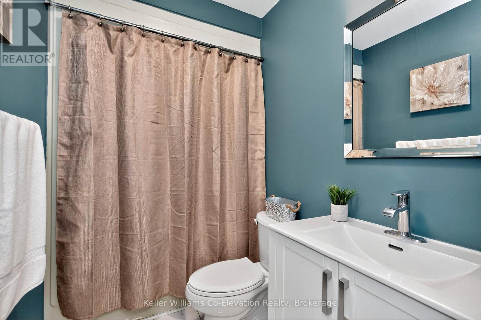 Photo 5 of 2 159 Church Street, Penetanguishene ON