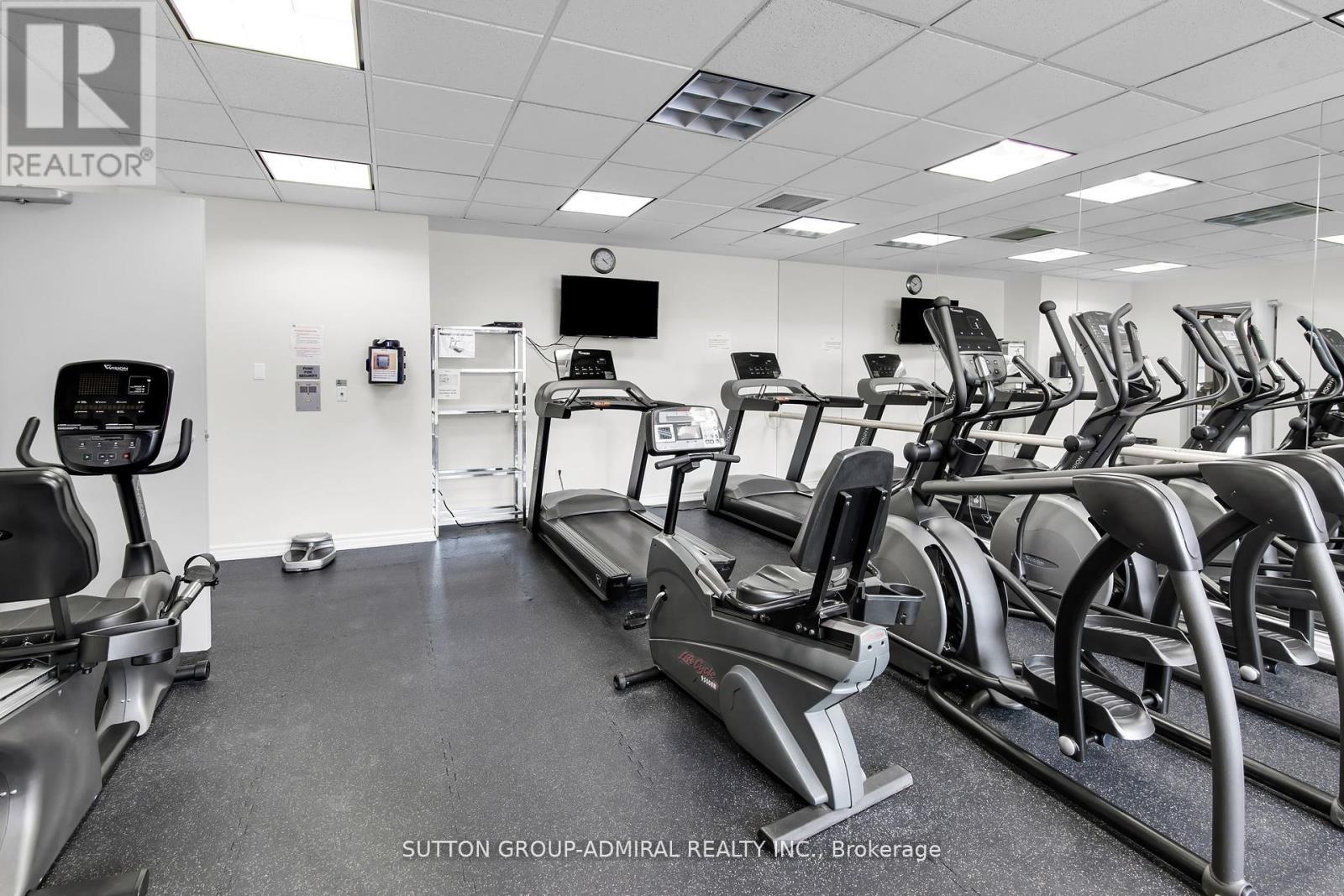 Photo 3 of 317 11 Townsgate Drive, Vaughan ON