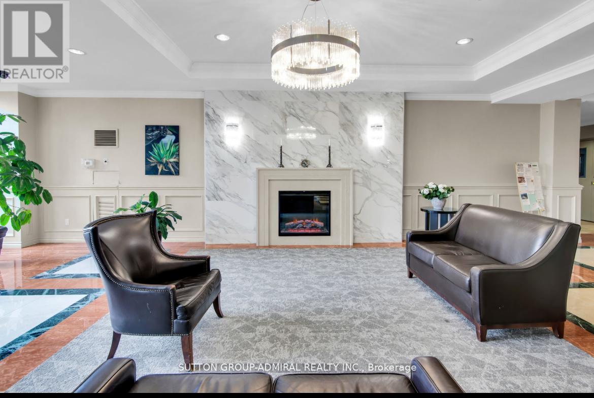 Photo 4 of 317 11 Townsgate Drive, Vaughan ON