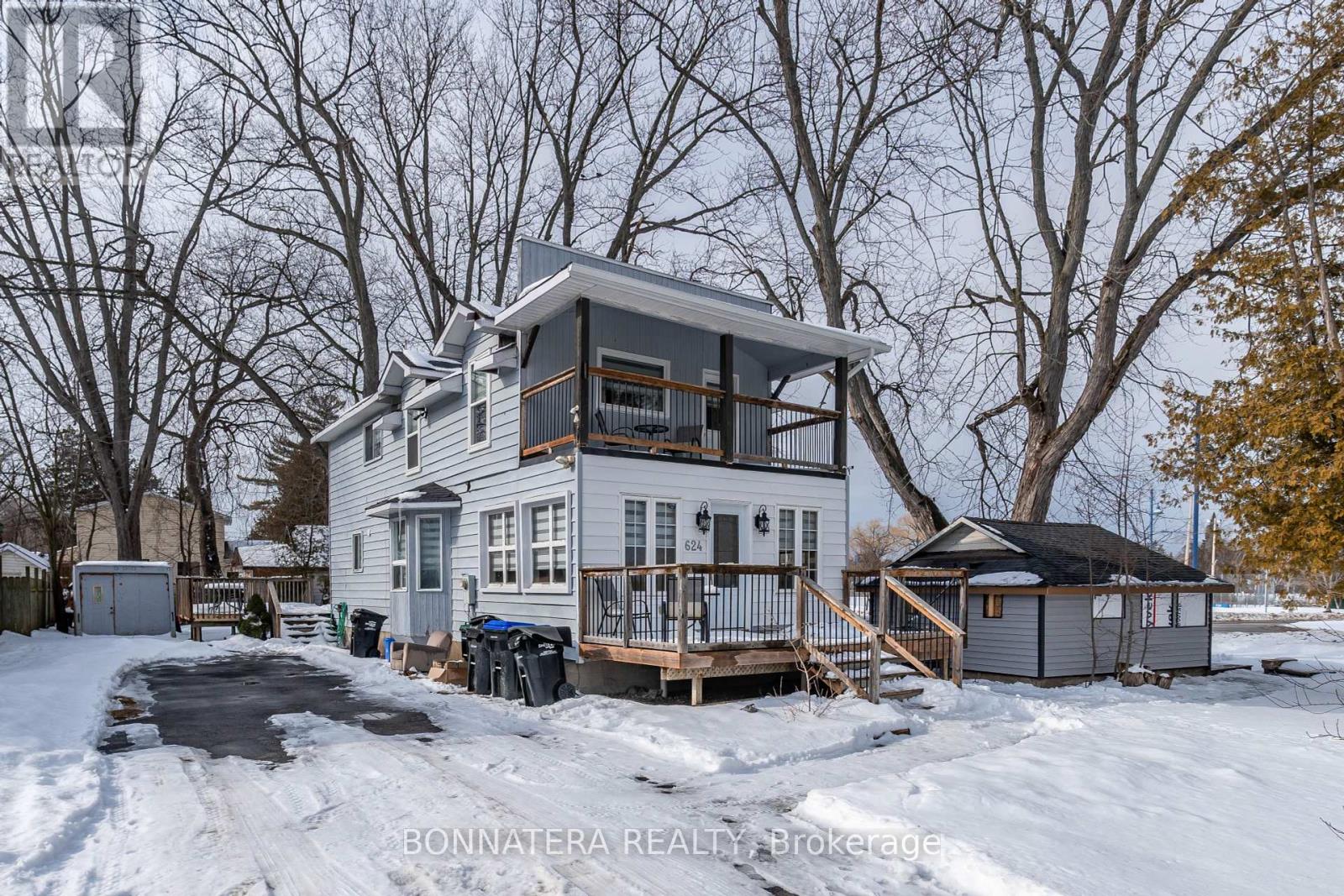 Photo 19 of 687 Innisfil Beach Road, Innisfil ON