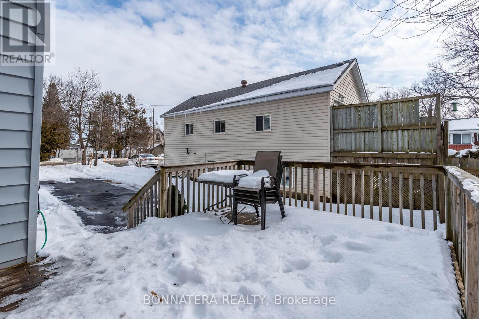 Photo 23 of 687 Innisfil Beach Road, Innisfil ON