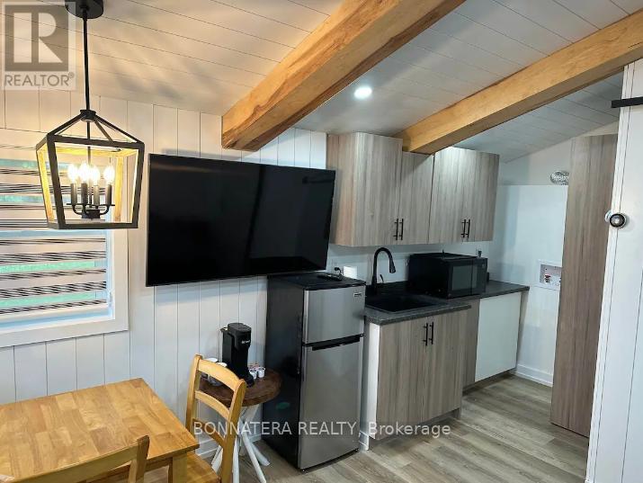Photo 24 of 687 Innisfil Beach Road, Innisfil ON