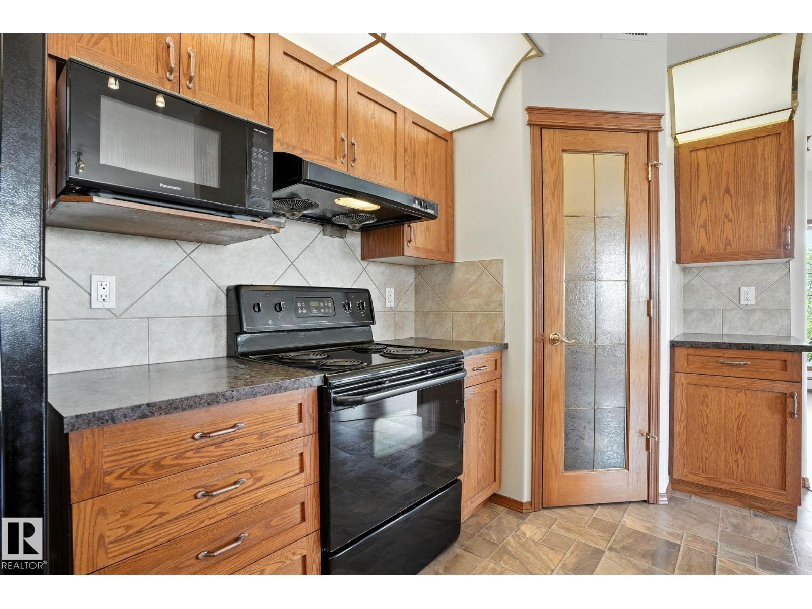 Photo 32 of 430 11260 153 Av Nw, Edmonton AB